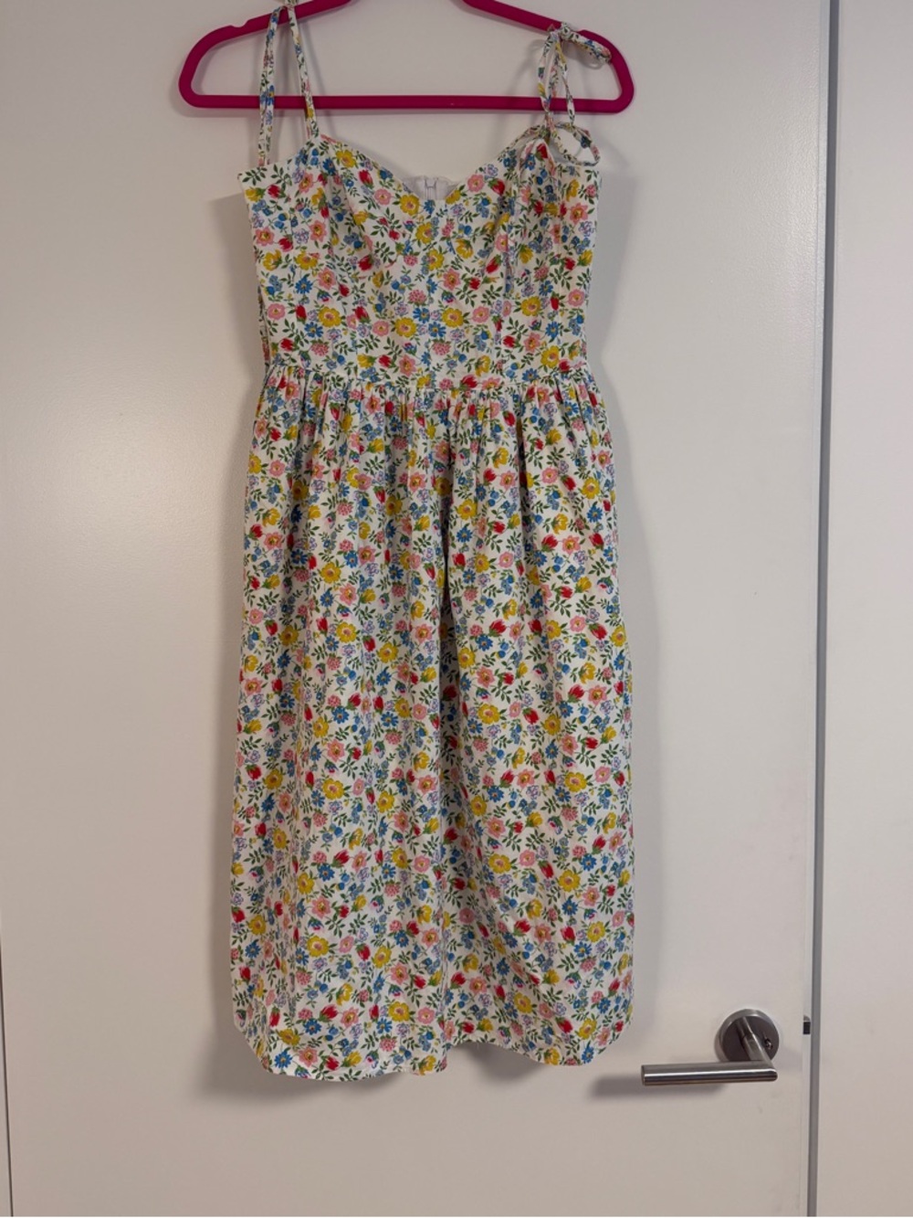 October Eighteen Floral sweetheart dress with tie straps size small